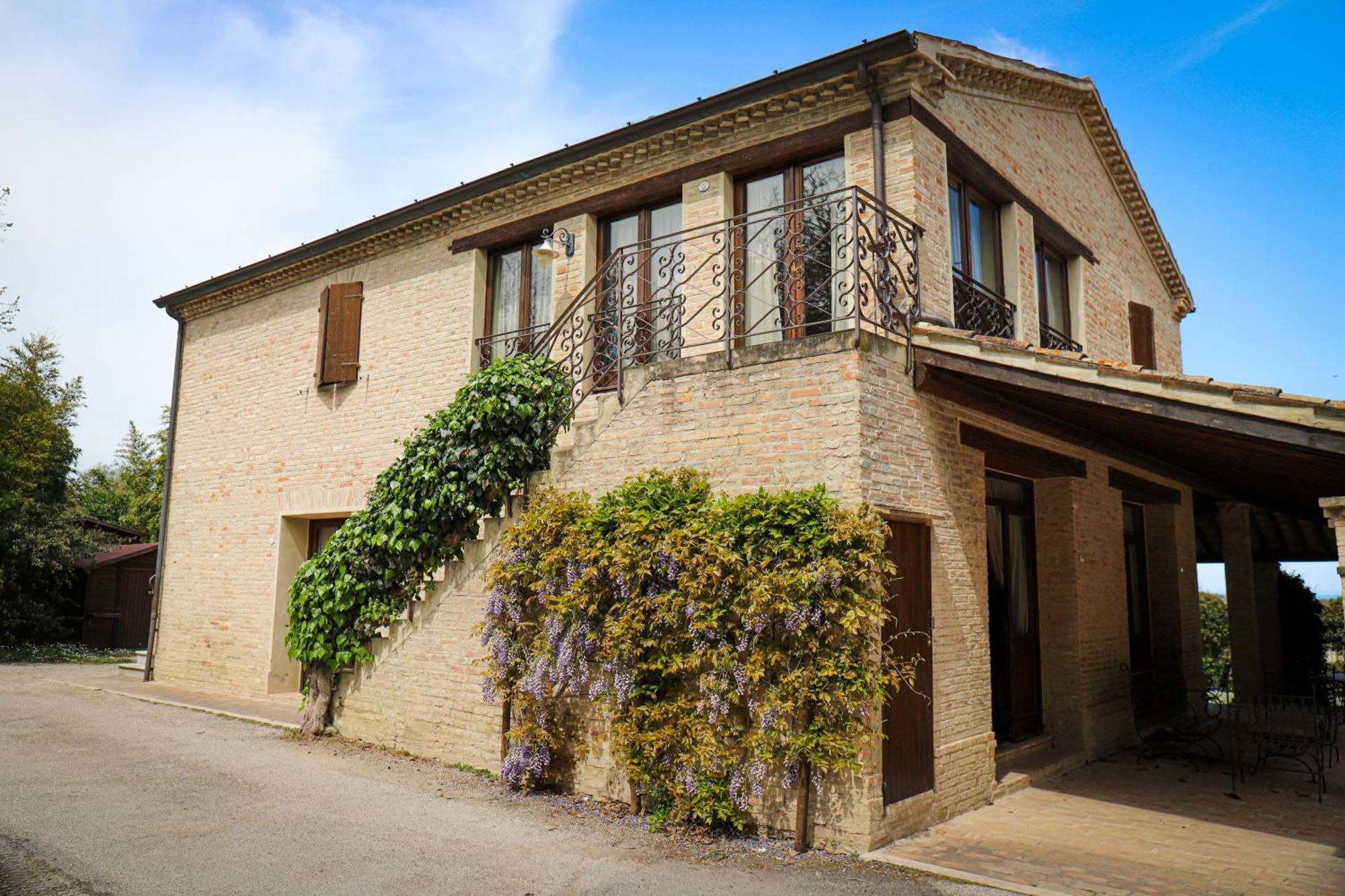فندق Castello Montegiove فانو المظهر الخارجي الصورة