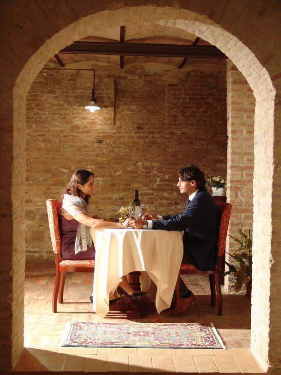 فندق Castello Montegiove فانو المظهر الخارجي الصورة