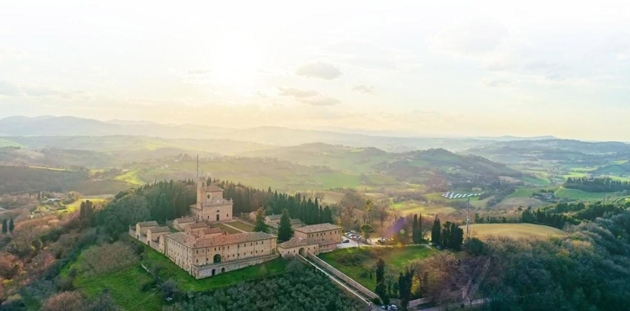 فندق Castello Montegiove فانو المظهر الخارجي الصورة